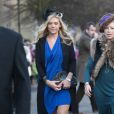 Au mariage de Lady Katie Percy, le 26 février 2011, célébré au château d'Alnwick de son père le duc de Northumberland, Chelsy Davy (en bleu) a fait un retour remarqué sur le sol britannique, avec Pippa Middleton (en noir et fuchsia).