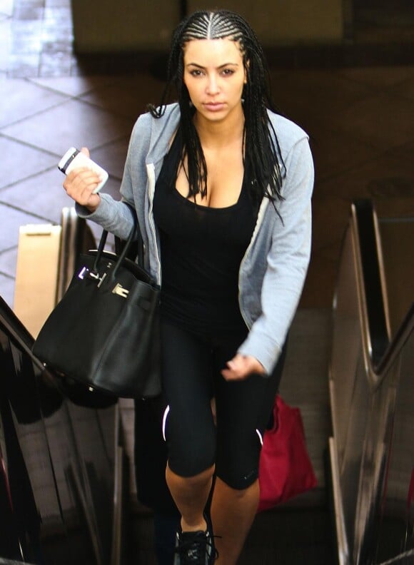 Kim Kardashian et ses fameuses "tresses africaines", en décembre 2010