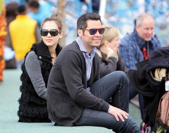 Jessica Alba, son mari Cash Warren et leur fille Honor Marie à NYC (6 mars 2011)