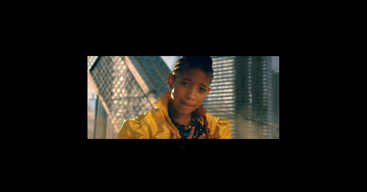 Willow Smith 21st Century Girl Le Clip Enfin Dévoilé Purepeople 