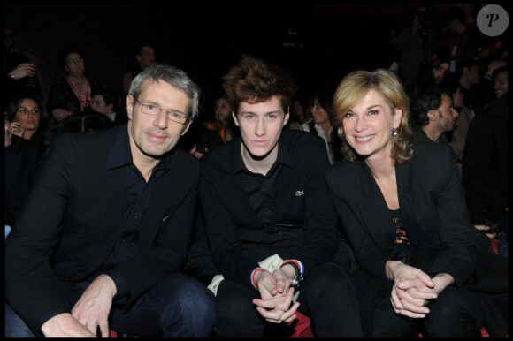 Lambert Wilson, Jean-Baptiste Maunier et Michèle Laroque à la soirée Paul and Joe à L'Olympia le 7 mars 2011