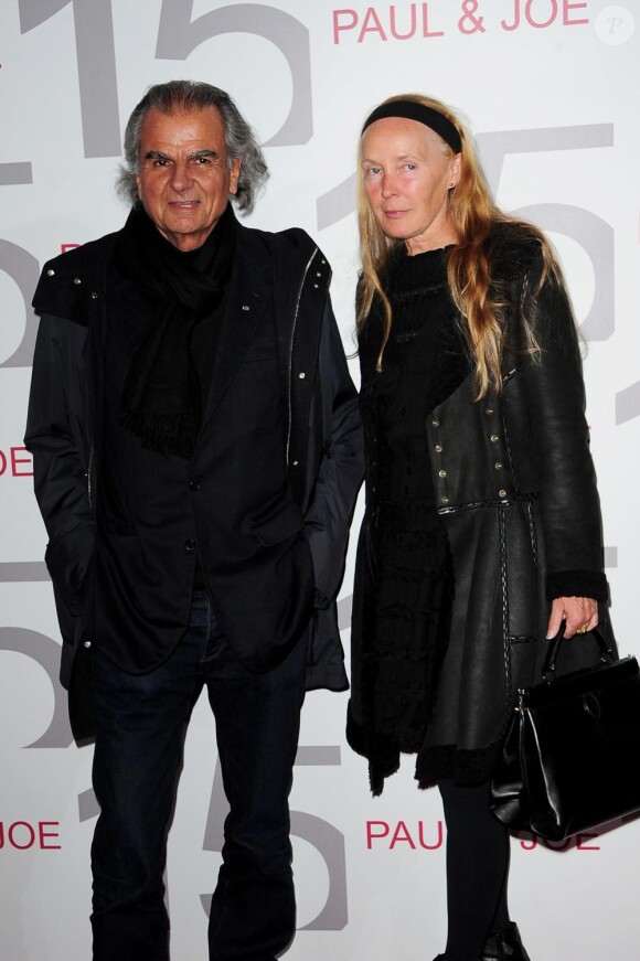 Patrick Demarchelier et sa femme lors de la soirée Paul and Joe le 8 mars 2011