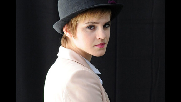 Emma Watson : Androgyne romantique ou rockeuse sexy, elle brille à Paris !