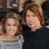 Billy Ray Cyrus avec sa fille Miley à Londres en avril 2009 pour la première d'Hannah Montana : The Movie