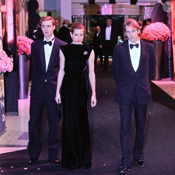 Pierre, Andrea et Charlotte Casiraghi au Bal de la Rose 2011, le 19 mars, à Monaco. Ils ont fait un passage émouvant, afin de rendre hommage à leur grand-tante Antoinette.