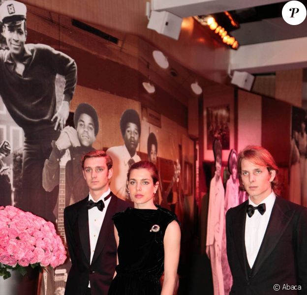 Pierre, Andrea et Charlotte Casiraghi au Bal de la Rose 2011, le 19 mars, à Monaco. Ils ont fait un passage émouvant, afin de rendre hommage à leur grand-tante Antoinette.