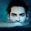 Camille Lacourt, qui mange sa part du gâteau en suivant les conseils de Laure Manaudou et Fred Bousquet, ne se brûle pas les ailes à goûter au bling-bling. En mars 2011, le nageur lançait son site Internet officiel.