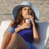 La très séduisante Sofia Vergara sur le tournage de la nouvelle publicité pour Diet Pepsi, sur une plage de Los Angeles, le 28 mars 2011.
