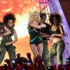 Britney Spears se produit sur la plateau du Jimmy Kimmel Show pour promouvoir son album Femme Fatale, mardi 29 mars.
