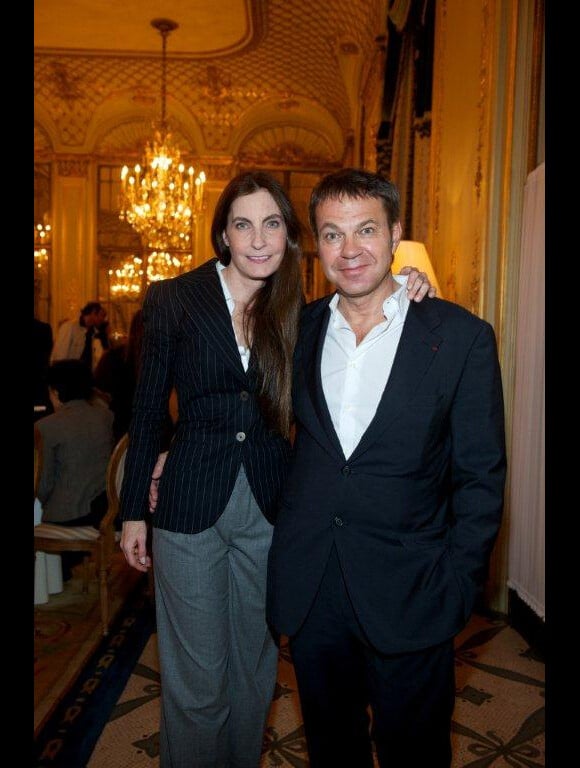 Le docteur Bertrand Mattéoli et son épouse Francisca lors de la soirée au profit de l'Association Chirurgie Plus (AC+) à l'Hôtel Le Meurice le dimanche 4 avril 2011 à Paris