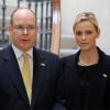 Albert de Monaco et Charlene visitent la mairie de Dublin, en Irlande, le 5 avril 2011.