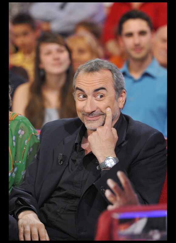 Antoine Duléry invité à Vivement Dimanche pour la promotion du film La Croisière, diffusé le 6 avril 2011 (diffusé le 10 avril 2011)
