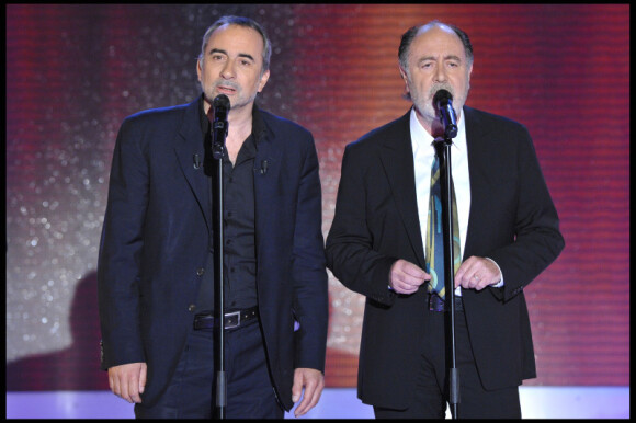 Antoine Duléry et Michel delpech, invités à Vivement Dimanche pour la promotion du film La Croisière, diffusé le 6 avril 2011 (diffusé le 10 avril 2011)