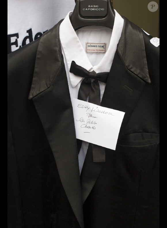 Le costume de Eddy Mitchell lors de la vente éphémère des P'tits Cracks chez Sol y Flor le samedi 2 avril 2011