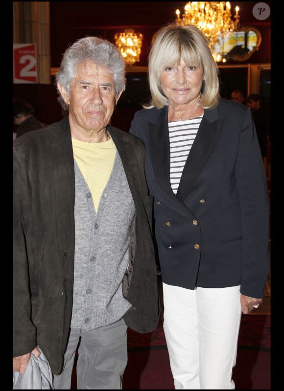 Philippe Gildas et son épouse Maryse, lors du spectacle de Jérôme Commandeur, au Casino de Paris le 9 avril 2011
