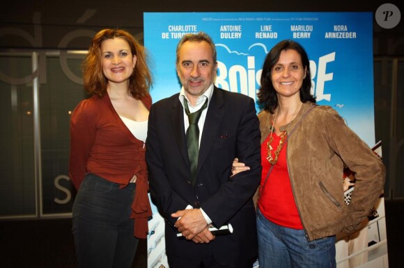 Armelle, Antoine Duléry et Pascale Pouzadoux lors de la première de La Croisière au Kinepolis à Lille le 11 avril 2011