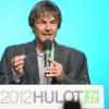 Nicolas Hulot se déclare candidat à la présidentielle de 2012 lors d'un discours à la salle des fêtes de Sevran, le 13 avril 2011