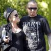 La chanteuse Pink et Carey Hart passent un après-midi romantique à Malibu le 14 avril 2011