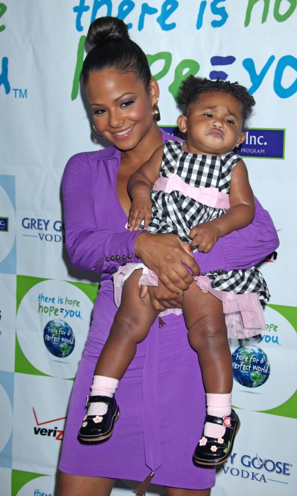 Christina Milian et sa fille Violet lors d'une soirée de charité à Beverly Hills le 17 avril 2011