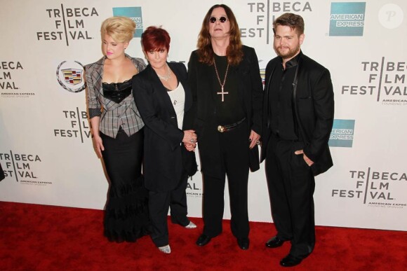 Kelly, Sharon, Ozzy et Jack Osbourne à l'occasion de la présentation de God Bless Ozzy Osbourne, lors du 10e TriBeCa Film Festival, à New York, le 24 avril 2011.