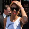 Beyoncé et son mari Jay-Z sortent de leur hôtel Le Meurice pour quitter Paris, le 26 avril 2011