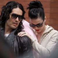 Katy Perry : Son chéri Russell Brand est son homme à tout faire !