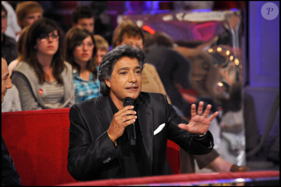 Frédéric François lors de l'enregistrement de l'émission Vivement Dimanche spéciale Italie diffusée le 1er mai 2011