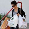 Halle Berry a décidément une âme d'artiste ! Elle est allé faire des courses chez BlickArt, à Los Angeles, le 21 avril 2011.