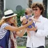Paulina Rubio, son époux Nicolas et leur fils de six mois, lui aussi prénommé Nicolas, se rendent à un match de beach soccer, à Miami, samedi 30 avril.
