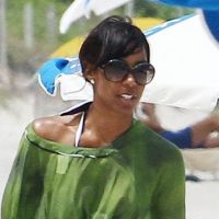 Kelly Rowland : Sublime et sereine, elle passe sa vie... sur la plage !