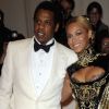 Le couple de musiciens Jay-Z et Beyoncé, très complice sur le red carpet du MET Ball. Le 2 mai 2011 à New York