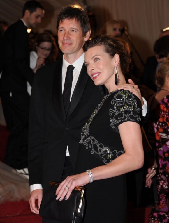 Paul W. S Anderson et sa femme Milla Jovovich lors du MET Ball organisé à New York le 2 mai 2011