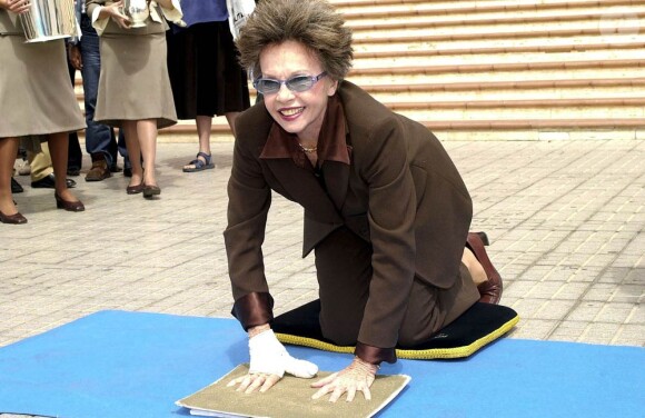 Leslie Caron honorée en Espagne, en avril 2003.