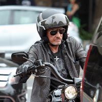 Johnny Hallyday : Le bikeur est de retour, face à la bienveillante Laeticia !