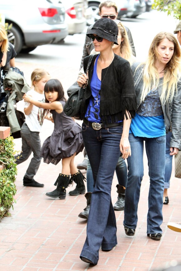 Laeticia Hallyday et sa fille Jade à Santa Monica le 17 avril 2011