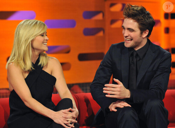Reese Witherspoon et Robert Pattinson lors de l'enregistrement de l'émission The Graham Norton Show à Londres le 3 mai 2011 : une complicité éclatante