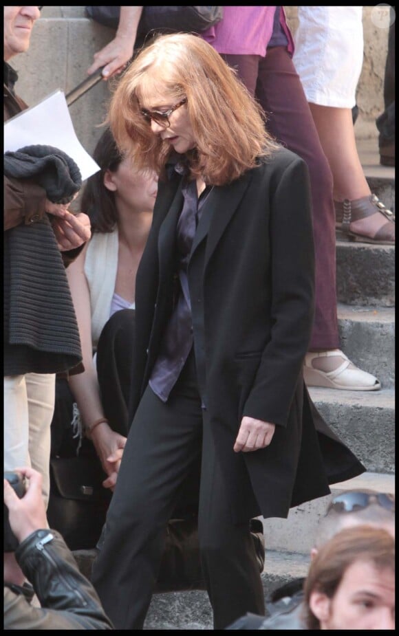 Isabelle Huppert assiste au dernier hommage rendu à Marie-France Pisier, en l'église Saint-Roch, à Paris, le 5 mai 2011.