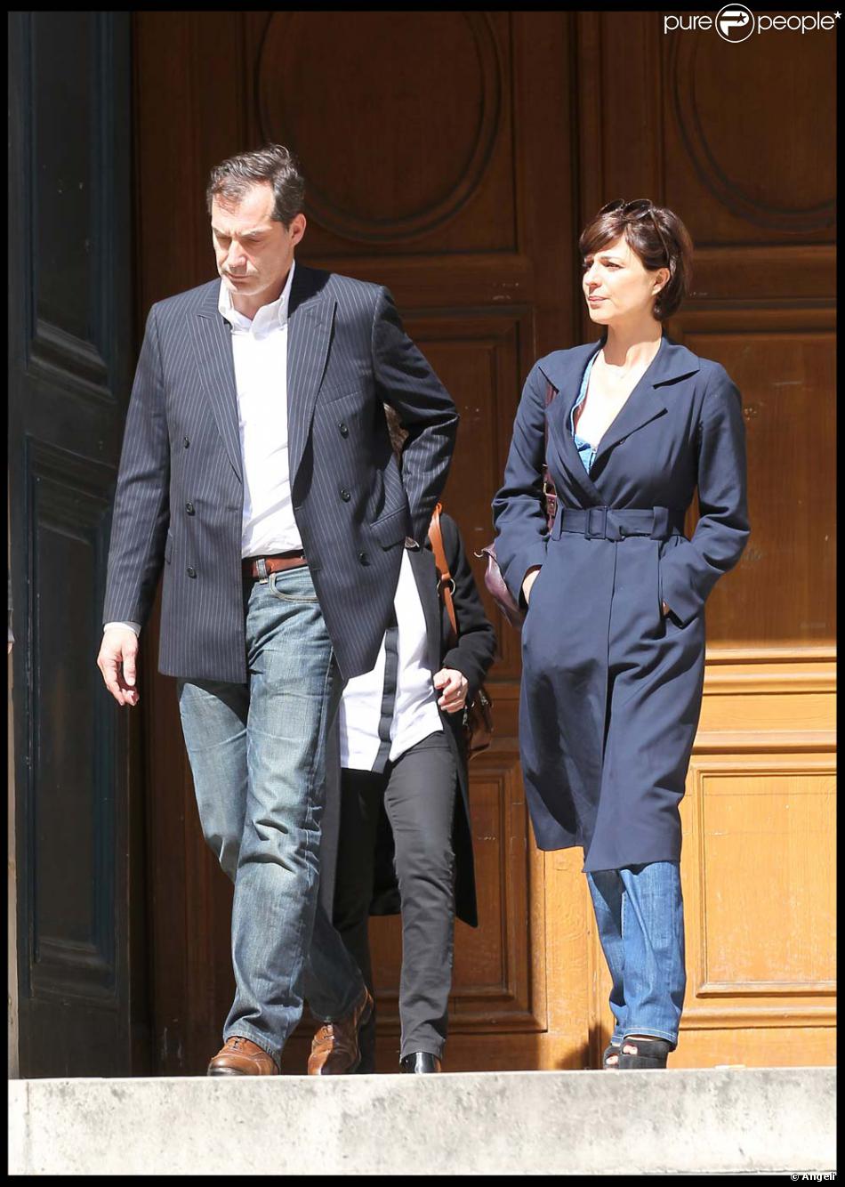 Les Comediens Samuel Labarthe Et Helene Medigue Assistent Au Dernier Hommage Rendu A Marie France Pisier En L Eglise Saint Roch A Paris Le 5 Mai 2011 Purepeople