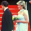 La robe que portait Lady Di pour le Festival de Cannes en 1987 vient d'être vendue aux enchères, 132 000 dollars.
