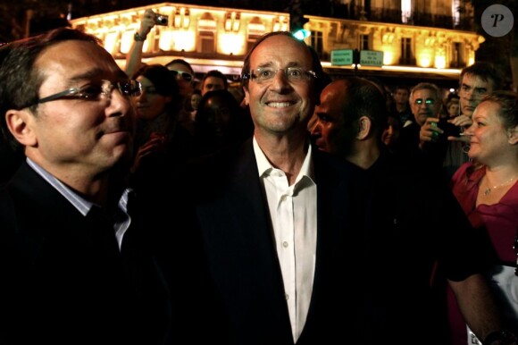 François Hollande au concert en l'honneur des 30 ans de l'élection de François Mitterrand, le 10 mai 2011 sur la place de la Bastille à Paris