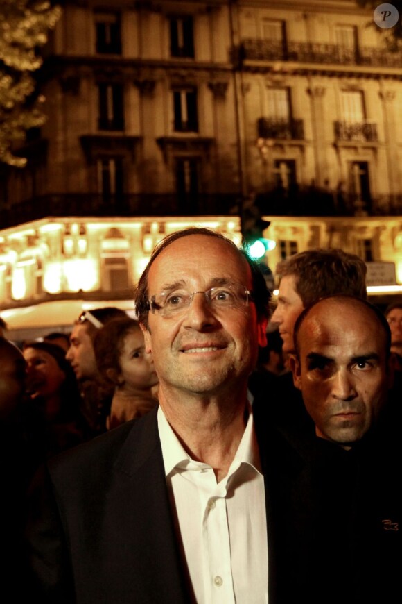 François Hollande au concert en l'honneur des 30 ans de l'élection de François Mitterrand, le 10 mai 2011 sur la place de la Bastille à Paris