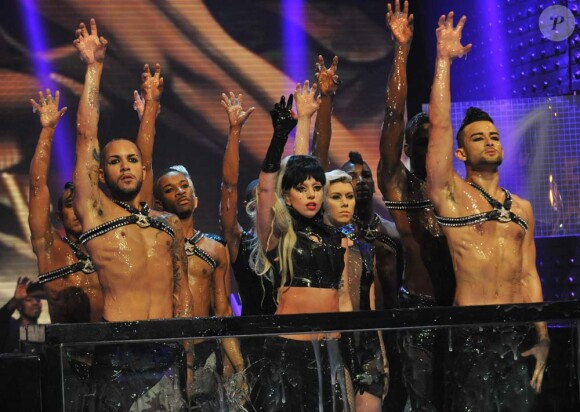 Lady Gaga est l'invitée du Graham Norton Show sur la BBC, émission enregistrée à Londres, le 12 mai 2011.