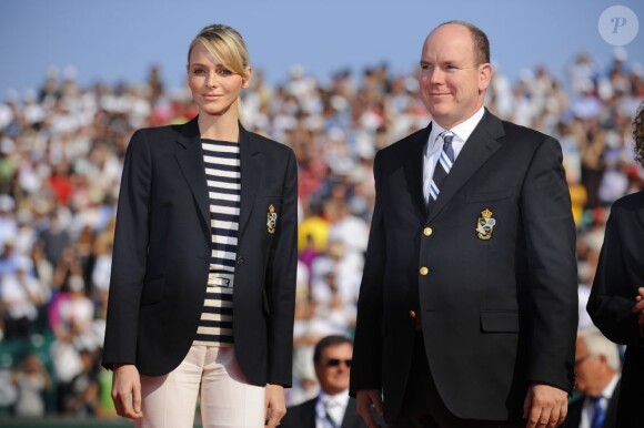 Le prince Albert et Charlene Wittstock, le 17 avril 2011 à Monaco.