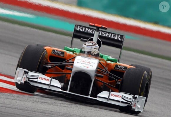 Le pilote allemand de l'écurie Force India Adrian Sutil est poursuivi en justice pour coups et blessures par un des actionnaires de Renault F1, suite à une rixe lors d'une soirée à Shanghai, le 17 avril 2011, célébrant la victoire de son ami Lewis Hamilton au GP de Chine.