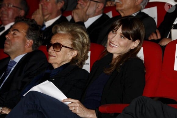 Carla Bruni-Sarkozy au centre Pompidou, le 17 mai 2011, lors d'un colloque sur l'illettrisme organisé par la fondation éponyme de la first lady.