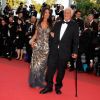 Barbara Gandolfi et Jean-Paul Belmondo lors de la projection du documentaire "Belmondo, itinéraire...", le 17 mai 2011, dans le cadre du 64e festival de Cannes.