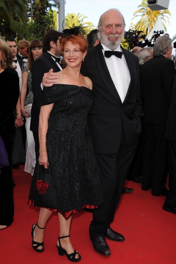Jean-Pierre Marielle et son épouse Agathe Natanson lors de la projection du documentaire "Belmondo, itinéraire...", le 17 mai 2011, dans le cadre du 64e festival de Cannes.