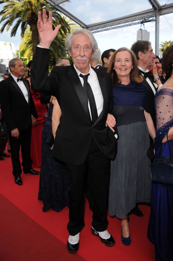 Jean Rochefort et sa femme Françoise lors de la projection du documentaire "Belmondo, itinéraire...", le 17 mai 2011, dans le cadre du 64e festival de Cannes.