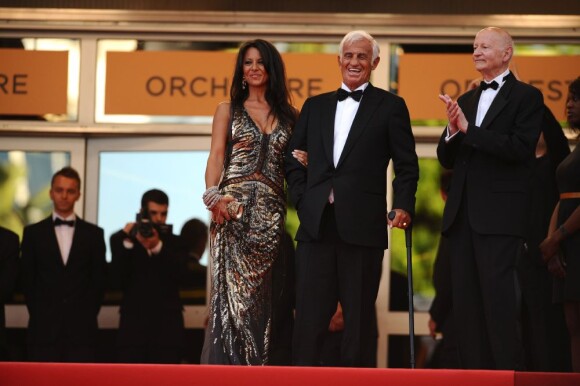Barbara Gandolfi, Jean-Paul Belmondo et Gilles Jacob lors de la projection du documentaire "Belmondo, itinéraire...", le 17 mai 2011, dans le cadre du 64e festival de Cannes.