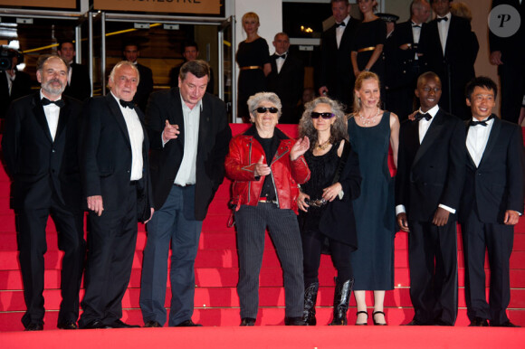 L'équipe du film lors de la projection du film Le Havre au festival de Cannes le 18 mai 2011